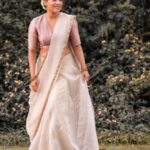 Rashmi Gautam Instagram - #krishnajanmashtami #janmashtami JANMASHTAMI KI SHUBHKAAMNAAEIN @varahi_couture once again thankyou for this beautiful subtle outfit. P.c @ravi_cross_clickx #rashmigautam #RASHMIGAUTAM #instapost #indianfestivals