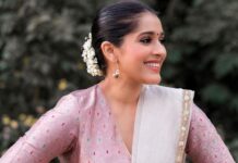 Rashmi Gautam Instagram - #krishnajanmashtami #janmashtami JANMASHTAMI KI SHUBHKAAMNAAEIN @varahi_couture once again thankyou for this beautiful subtle outfit. P.c @ravi_cross_clickx #rashmigautam #RASHMIGAUTAM #instapost #indianfestivals