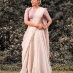 Rashmi Gautam Instagram - #krishnajanmashtami #janmashtami JANMASHTAMI KI SHUBHKAAMNAAEIN @varahi_couture once again thankyou for this beautiful subtle outfit. P.c @ravi_cross_clickx #rashmigautam #RASHMIGAUTAM #instapost #indianfestivals