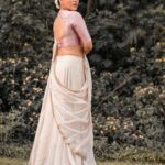Rashmi Gautam Instagram - #krishnajanmashtami #janmashtami JANMASHTAMI KI SHUBHKAAMNAAEIN @varahi_couture once again thankyou for this beautiful subtle outfit. P.c @ravi_cross_clickx #rashmigautam #RASHMIGAUTAM #instapost #indianfestivals