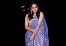 Rashmi Gautam Instagram - Sparkle p.c 📸 @ravi_cross_clickx #RashmiGautam #glitter #saree #drape