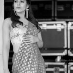 Rashmi Gautam Instagram - Sparkle p.c 📸 @ravi_cross_clickx #RashmiGautam #glitter #saree #drape