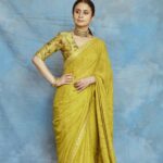 Rasika Dugal Instagram – Mellow yellow 💛

Saree: @archanajaju.in 
Jewellery: @shriparamanijewels 
HMU: @mayura_makeup_hair 
Styling: @who_wore_what_when 
📸: @chandrahas_prabhu