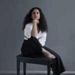 Rasika Dugal Instagram – Monochrome love 🤍🖤

📸: @vaishnavpraveen
Styling: @pranita.abhi
MUA: @makeupbyanighajain
Hair styling: @simua_996
Thank you @theitembomb
 😊