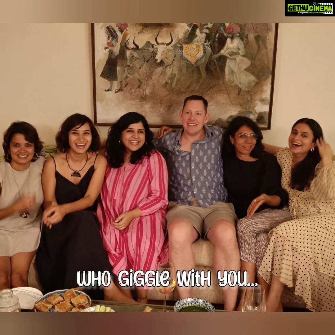 Rasika Dugal Instagram - Friends... 😁🫂 #FriendshipDay #HappyFriendshipDay