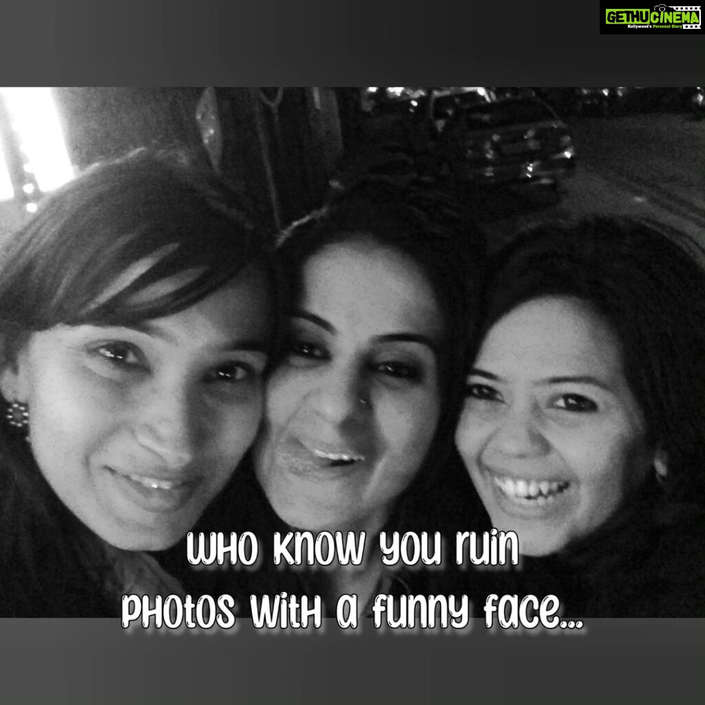 Rasika Dugal Instagram - Friends... 😁🫂 #FriendshipDay #HappyFriendshipDay