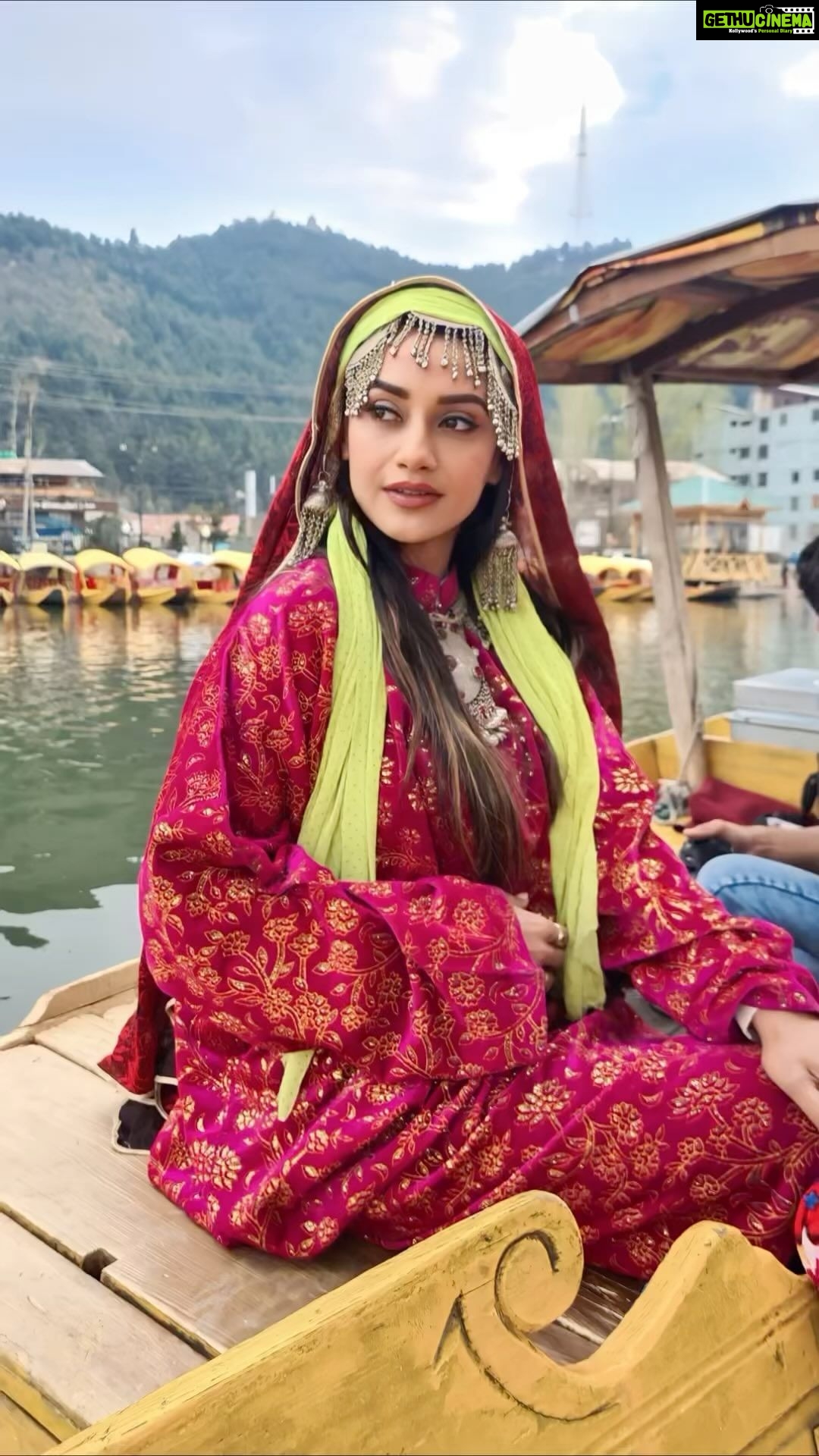 Rati Pandey Instagram - ❤️ . . . . #rahenarahehum #photodump #missingkashmir❤️ #ratipandey #instapictures