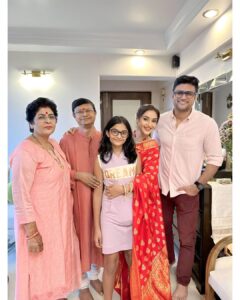 Rati Pandey Instagram - Some glimpses… Ganpati celebration 1st day❤️
.
.
.
#friendsandfamily #gratitude #ganpaticelebration #ratipandey #instapictures #thankyou