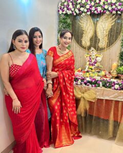 Rati Pandey Instagram - Some glimpses… Ganpati celebration 1st day❤️
.
.
.
#friendsandfamily #gratitude #ganpaticelebration #ratipandey #instapictures #thankyou