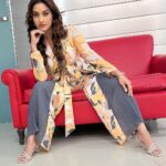 Rati Pandey Instagram – I see red,,,,,, what do you see?
.
.
👗@lablesimrankatyal
🧣@stylebyriyajn
💇‍♀️@ranisahu