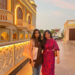 Raveena Ravi Instagram - You go crazy when you are with the best company! #friendsforever ! @shilpaaashok @anugrahaa ❤️🌸 #besties Kaldan Samudhra Palace