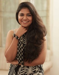 Raveena Ravi Instagram - Fun #photoshoot with #manoramaweekly ! thankyou @arun_payyadimeethal for all the ❤️ 📷 !
