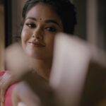 Rebecca Santhosh Instagram – ഒരു മുറി മാത്രം തുറക്കാതെ വെയ്ക്കാം ഞാന്‍
അതിഗൂഢമെന്നുടെ ആരാമത്തില്‍ ✨🪷
.
.
Shots by : @akshaytomy 
Edit : @janithmvjani 
MUH : @brownhue_makeup 
Saree : @bybbecca
Ornaments: @golden_cup_fashion_jewellery
Location : @azora.hotels