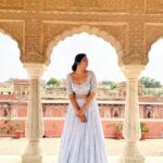 Rebecca Santhosh Instagram - City palace ✨ . . Lehanga : @blushingtone_by_veenavineeth @blushingtone_rentals