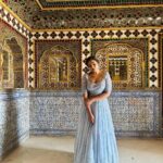 Rebecca Santhosh Instagram - City palace ✨ . . Lehanga : @blushingtone_by_veenavineeth @blushingtone_rentals