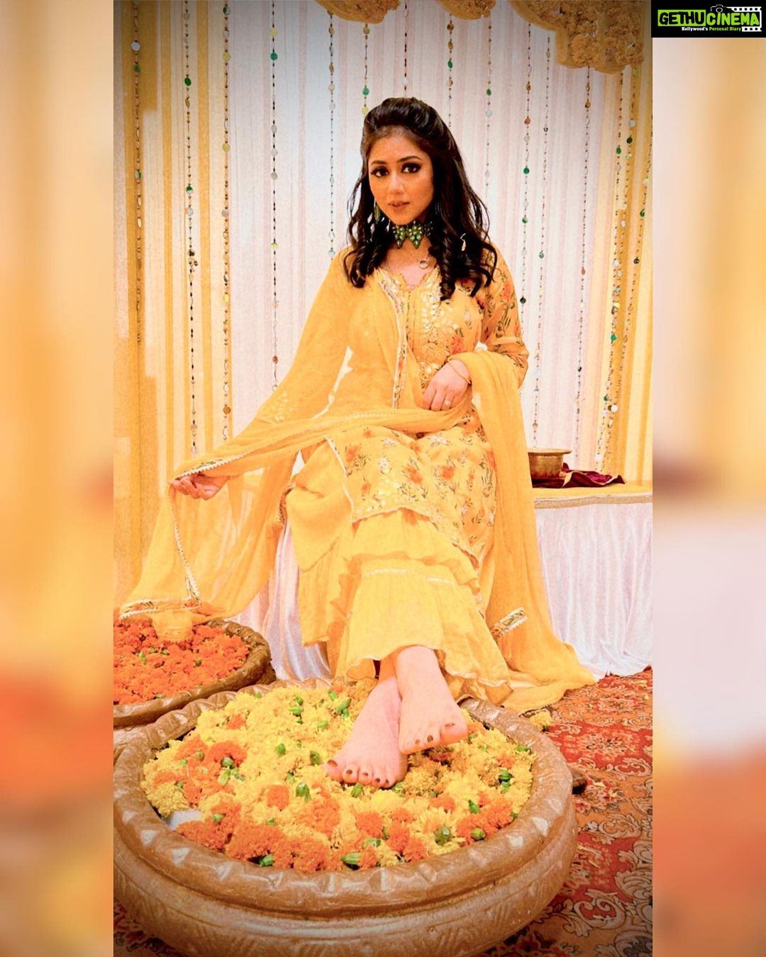 Reema Vohra Instagram - 🌻Love her like the rest of the world doesn't exist and she will show you true love does🌻 . . . . . . . . . . . . . . . . . . . . . . . . . . . . . . . . . . . . . #fyp #reemaworah #viralpic #indianfeet #chandigarh #archfeet #asianfeet #dubaimodel #pedicure #feetography #prettytoes #feetart #perfecttoes #perfectsoles #prettyfeetgang #toenails #flawlessfeet #footqueen #pedicuredtoes #canada #dubailife #mallufeet #nailaddict #footspa #footsoles #footstool #footsie #desifeet #footstagram . . . . . . . . . . . . . . . . . . . . . . . . . . . . . . . . . . . . .
