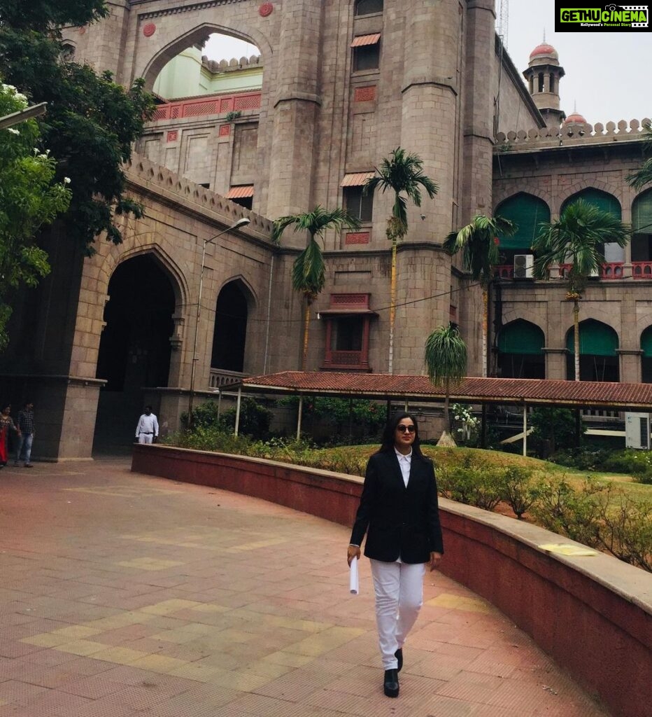 Reshma Rathore Instagram - In whatever opportunity you choose, your integrity is non-negotiable and one should not be swayed by money and power. #TelanganaHighCourt #Oath-taking