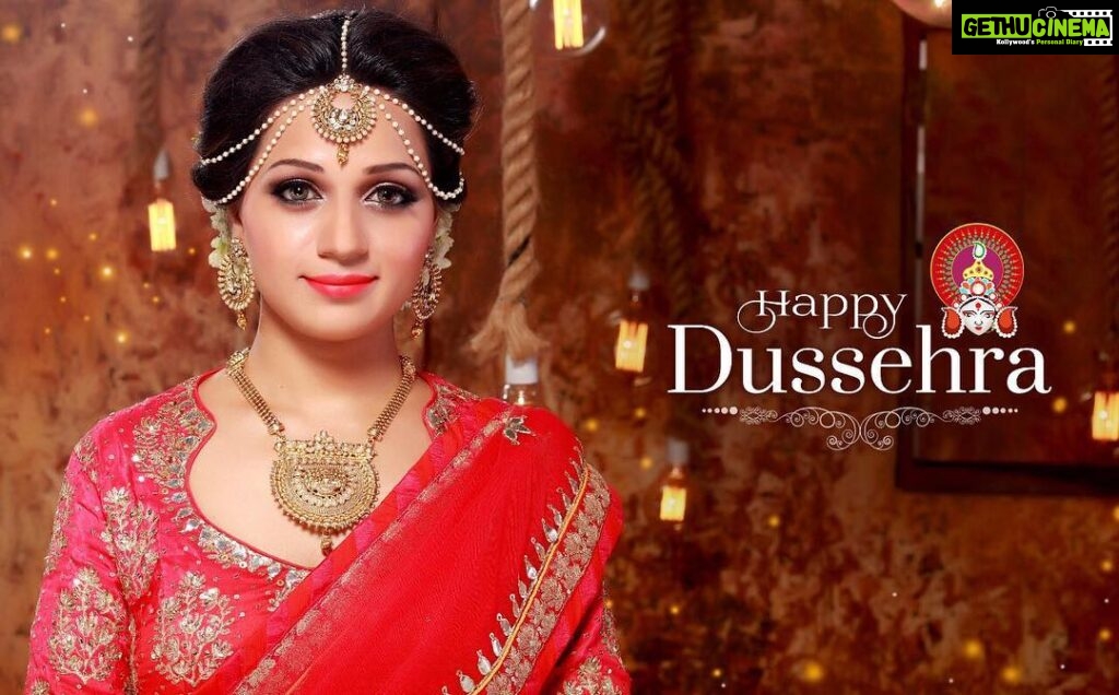 Reshma Rathore Instagram - On this auspicious occasion, I wish the colour,bliss and beauty be with you throughout the year ☺️ Happy Dussehra everybody 😊