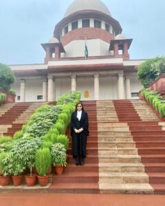Reshma Rathore Instagram - “The rule of law is the basis for any democracy. And without the rule of law in democracy, you have chaos.”

#reshmarathore #supremecourtlawyer 
#supremecourtofindia #lawandjustice #yatodharmastatojayaḥ #advocacia #happiness #joy #socialstanding #protection #peace #security