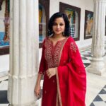 Reshma Rathore Instagram - श्री हरि विष्णु की कृपा हम सब पर बरसती रहे। आप सभी को उत्पन्ना एकादशी की शुभकामनाएँ । राधे राधे ! हरि बोल ! #UtpannaEkadashi2021 #reshmarathore #southindianactress #supremecourtlawyer