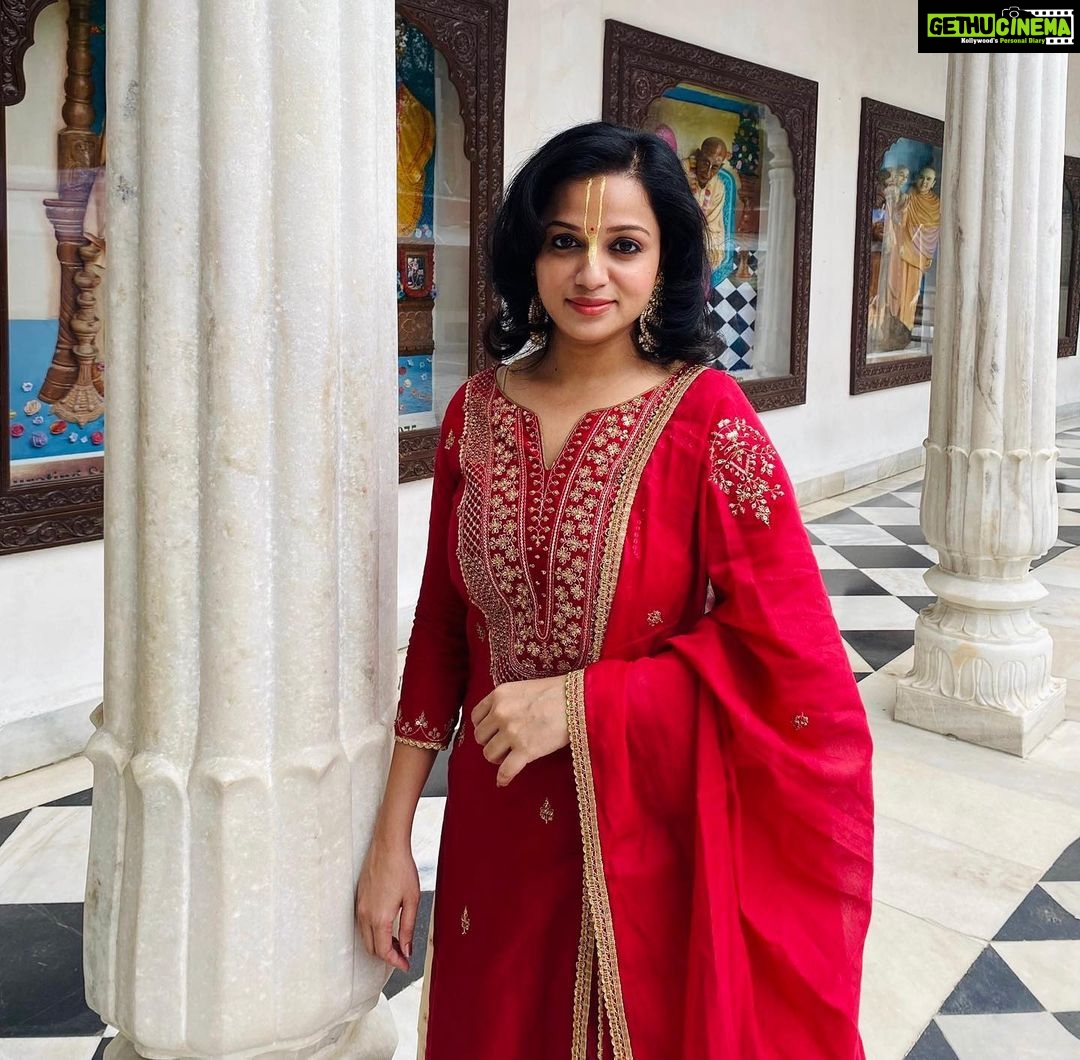 Reshma Rathore Instagram - श्री हरि विष्णु की कृपा हम सब पर बरसती रहे। आप सभी को उत्पन्ना एकादशी की शुभकामनाएँ । राधे राधे ! हरि बोल ! #UtpannaEkadashi2021 #reshmarathore #southindianactress #supremecourtlawyer