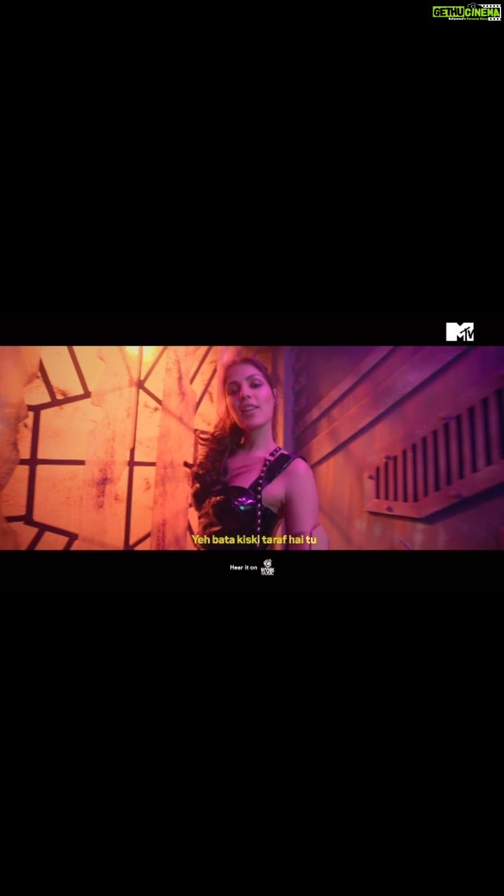 Rhea Chakraborty Instagram - Yeh jung ka maidaan, laga poori jaan, yeh bata kiski taraf hai tu Karm Ya Kaand?🔥💪🏻 The anthem for this season of @mtvroadies , Karm Ya Kaand, is out on @kaanphodmusic youtube channel! Go watch it now! Written & Composed by: @supermanikk & @wickedsunnyyyyy @mtvindia #MTVRoadies #MTVRoadies19 #KarmYaKaand #RoadiesKarmYaKaand #roadiesanthem