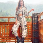 Rhea Chakraborty Instagram - PERSPECTIVE SHIFT ☁️… #rhenew Makeup : @makeupbyrishabk Hair : @kimberlyychu Styling : @theanisha ( asst. @bhavnaaaaa.r ) Outfit : @mellowdrama_official
