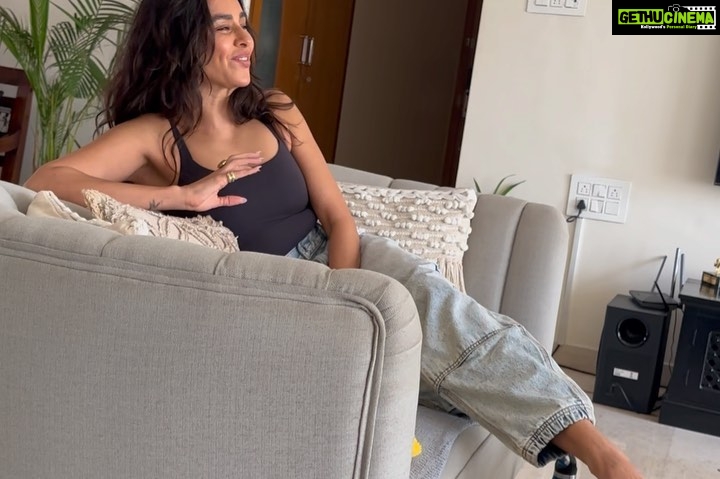 Rhea Chakraborty Instagram - To the girl who taught me how to love fiercely, laugh the hardest, fight for what you believe in and always stay real. Happy Chibie day @shibaniakhtar ♥️ PS: I aspire to be like you . You’re my idol. Sugar doesn’t affect your body. Your jawline can cut an apple. You are the most beautiful girl on this planet . Hint : I’m scared of her, so best be nice 😅