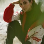 Rhea Chakraborty Instagram - "What if I fall? Oh, but my darling, what if you fly?" #rhenew ☀️ Styling: @theanisha ( assisted by @bhavnaaaaa.r @xrishikax ) Makeup and 📸 : @makeupbyrishabk Hair : @kimberlyychu Managed : @funchita