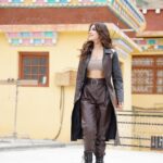 Rhea Chakraborty Instagram – Came looking for Master shifu 🐼 

#iykyk #rhenew 

Jacket and pants: @labelrsvp 
Jewelry: @blingthingstore 
Styling : @theanisha 
Assisted: @bhavnaaaaa.r @xrishikax 
Makeup &📸 : @makeupbyrishabk 
Hair : @kimberlyychu 
Managed : @funchita Dhankar Monastery