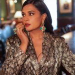 Richa Chadha Instagram - The most fun part about promoting a film is that you get to dress like you wouldn’t irl … in this case, Bholi is one of the most iconic characters ever, so we are exploring the wild side, and having some fun with animal prints! This slouchy, shiny, snakeskin print pant suit made me feel like an 80s Hindi film villain ! 👖 🧥 @zara 💎 👂 💍 - @amamajewels Hand cuff- @ishhaara @ascend.rohank Styled by- @anishagandhi3 @rochelledsa HMU- @harryrajput @glazoschool and team @gurmukh_singh07 Assistant stylist- @_m.a.h.i._ 📸 @denyrajput #fashiongram #Fukrey3promotions #RichaChadha #BholiPunjaban #Funjaban #areyoustillreadingthis