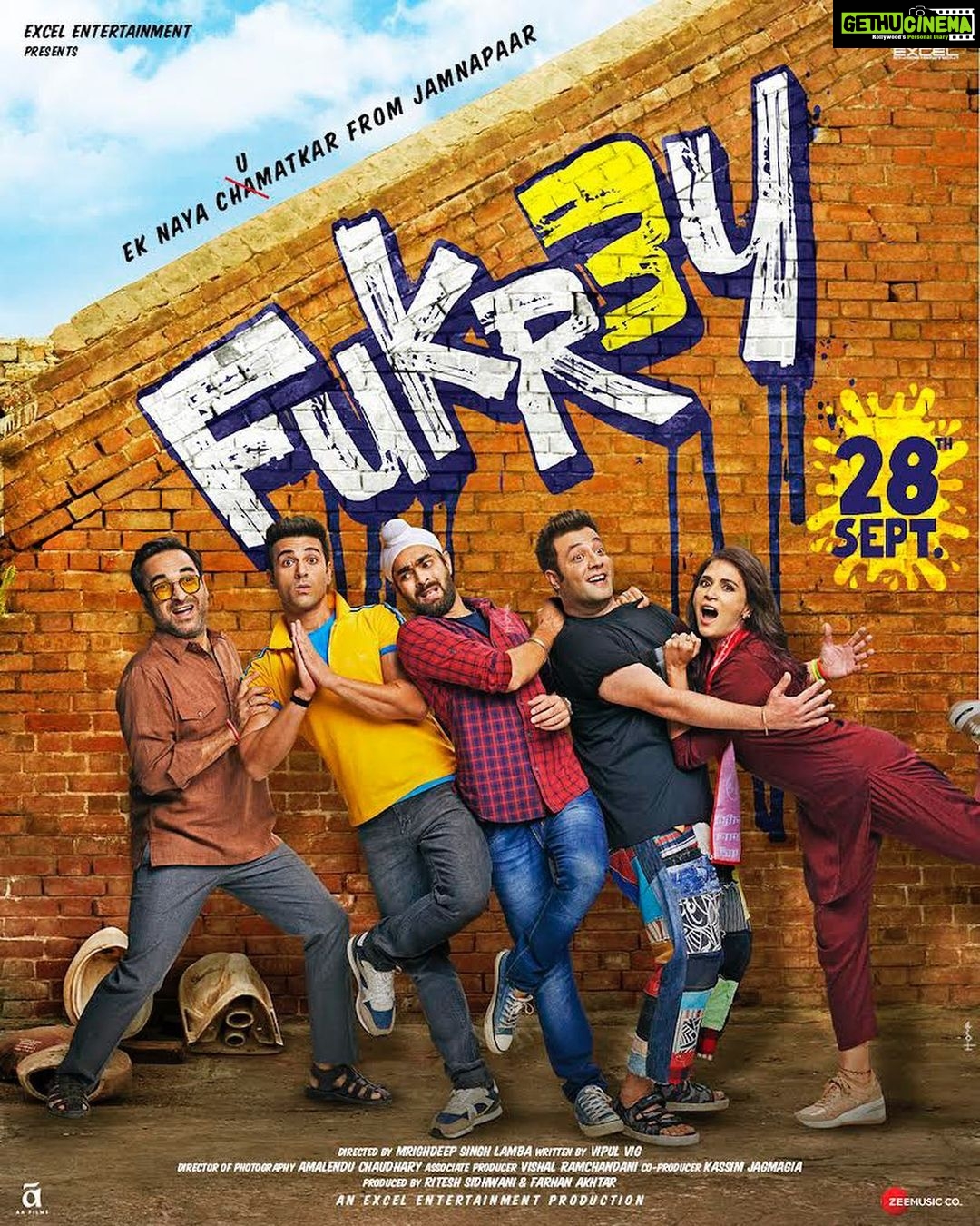 Richa Chadha Instagram - Leke aaye hai taaza khabar, ab nahi ho raha hai sabar. Iss baar hoga ek naya chumatkar from Jamnapaar! #Fukrey3 arriving in cinemas on 28th September, 2023. @pulkitsamrat @fukravarun @oyemanjot @pankajtripathi @therichachadha @mriglamba @excelmovies @ritesh_sid @faroutakhtar @vipulhappy @amalendu_dop @kassimjagmagia @vishalrr @aafilms.official @zeemusiccompany