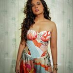 Richa Chadha Instagram - Felt cute in this ✨🌸🤌🏽for #fukrey3 👗 @souniagohil @pw_pr . Earrings @dha.ra.india . Handstack @anayah_jewellery @spiffypublicrelations @dha.ra.india 🌸 Styling @anishagandhi3 @rochelledsa , assisted by Mehek the pyaari ladki ❣️ 💄 @harryrajput64 @glazoschool . Hair Sapna 📸 @denyrajput @boomstastudio . #RichaChadha #aajhashtagkatimenahihai