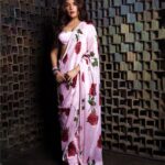 Richa Chadha Instagram - सारी not sorry! Good night everyone. अब तक फ़ोन पर क्या कर रहे हो? 👗@mohammed.mazhar.official Styled by @anishagandhi3 @rochellesdsa Assistant stylist- @lavinaajbani 💄 @shaylinayak Hair- @ashisbogi Assisted by- @vickyvandre 📸 @harshphotography11 . . . . #Sari #RichaChadha #Bollywood #RichaChadhaInSaree #whyareyoureadingmyhashtags