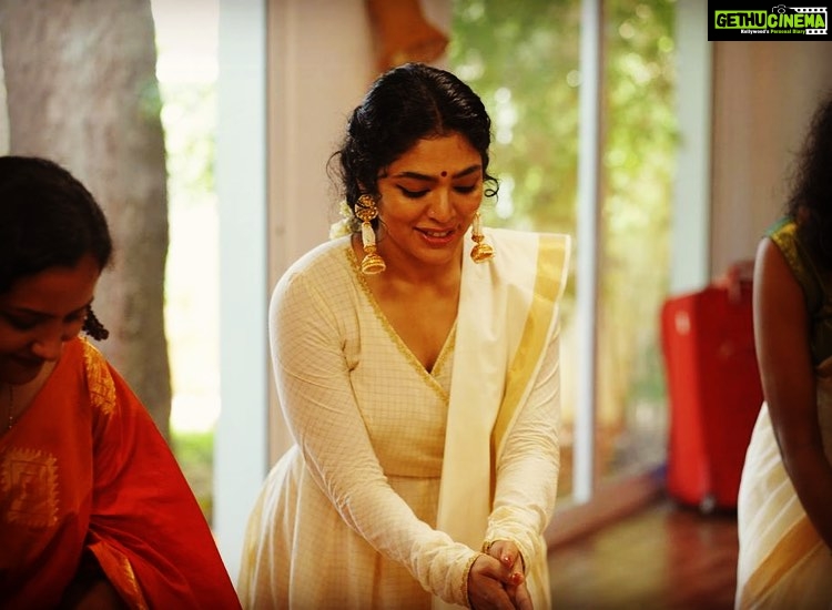 Rima Kallingal Instagram - Same day! Different moods. At Onamamangam💃😍 @mamangamindia