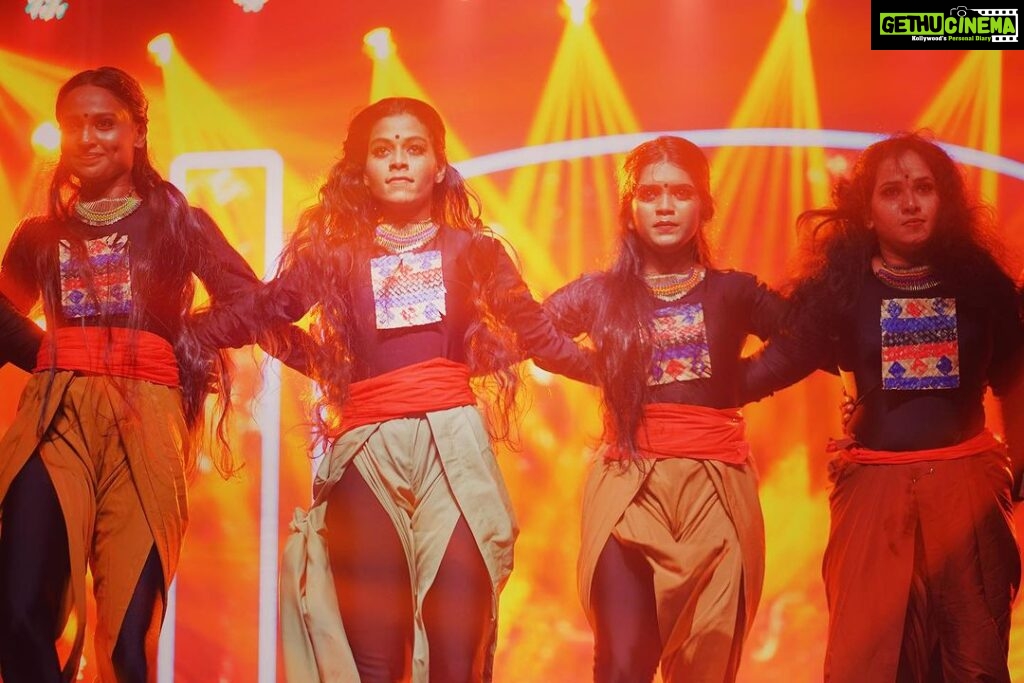 Rima Kallingal Instagram - Agneya - the fire within. @mamangamindia Dance Company represented by @greenarendran @amitha.s.ram @anusree.p.s_ @jayaprakashanju @bhavya_omanakuttan @onishyabiju00 @arya.aravind_dance_ishttam