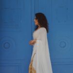 Rima Kallingal Instagram – Photographed: @jaisonmadany

Grecian for a day!! 
Saree: @pranaahbypoornimaindrajith
HMU: @zara___makeover
Styled: @sandra_resmi
Earrings: @keyaa_by_kartika