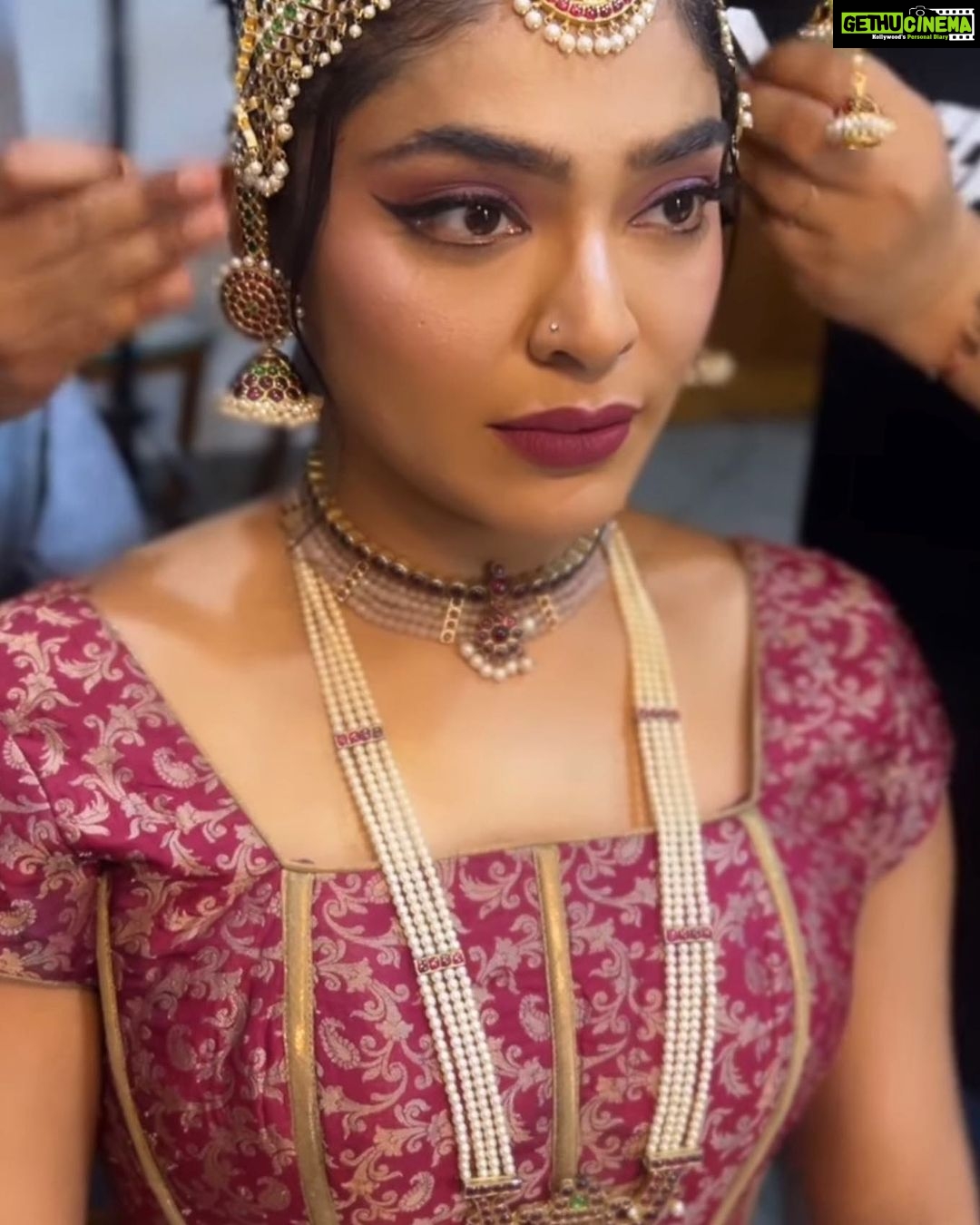 Rima Kallingal Instagram - Calm within the chaos in your head. The two seconds that Fidha @themakeupbox.in got me to sit still.