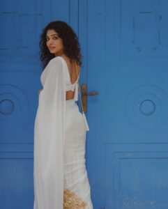 Rima Kallingal Instagram - Grecian for a day.  Photographed: @jaisonmadany
Saree: @pranaahbypoornimaindrajith
HMU: @zara___makeover
Styled: @sandra_resmi
Earrings: @keyaa_by_kartika