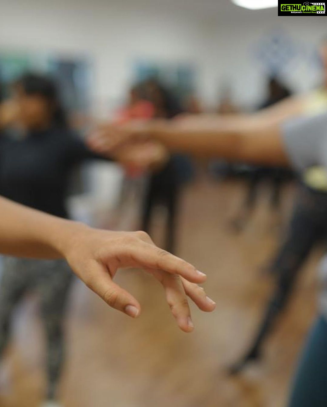 Rima Kallingal Instagram - Body and it’s dynamics. Movement club - august edition with @parislaxmi. #introductiontoballet