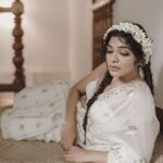 Rima Kallingal Instagram - In realms of art, a soul refined, A painter's touch, so well defined, With brush in hand, Jasmin blooms adorned his sight,Their fragrance dancing in twilight, On cloth of purest ivory gleamed,he did conceive, A masterpiece that all believe. In every stroke, his heart did pour, A love for beauty to explore, With every hue, he sought to find, The essence of the jasmine kind. Manga collection now at Milan Design. Designs Inspired by Jasmin blooms, conceived by master artisans. #milandesignkochi #madebymilan #masterpiecebymilan