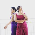 Rima Kallingal Instagram - MUDRA ~ Pathaka ~ Ee puzhayum.. sandhyakalum .. The pain of waiting.. The craving of love.. Whispering with your friends.. The giggles, the naughtiness, the sweet nothings .. For the first edition of the Mudra series we selected this beauty of a creation by @shahabazaman5 , the poetic lines of Mullenezhi Maash and sung “ufff so melodiously” by @thevijayyesudas . Choreo by @theerthaae Shot by @suryadeva_ug Costumes by @diyaaa_john @saltstudio Make up by @merins_remyamerin Edit by @_.dani_d_ #mudraseries #choreoseries