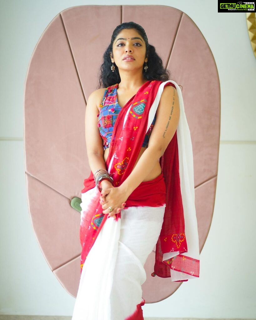 Rima Kallingal Instagram - Bandhini love. In @medha.in 😍💜 Shot by @suryadeva_ug