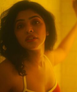 Rima Kallingal Instagram - Eating my heart out.. 

Shot by @jaisonmadany
Styled @sandra_resmi wearing @victoriassecretindia 
MUA @merins_remyamerin 
Styling assistant @annica_._ 
Studio @tinyturtle.media
Technical support @grapherme