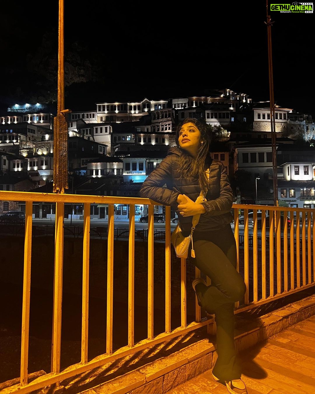 Rima Kallingal Instagram - .. like day and night.. Berat