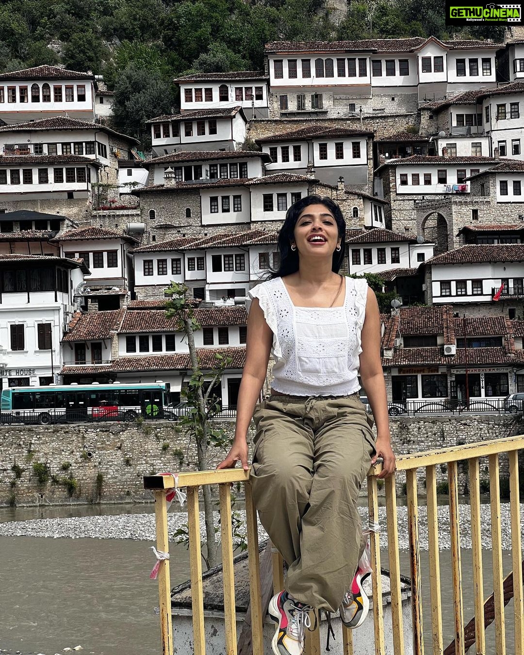 Rima Kallingal Instagram - .. like day and night.. Berat