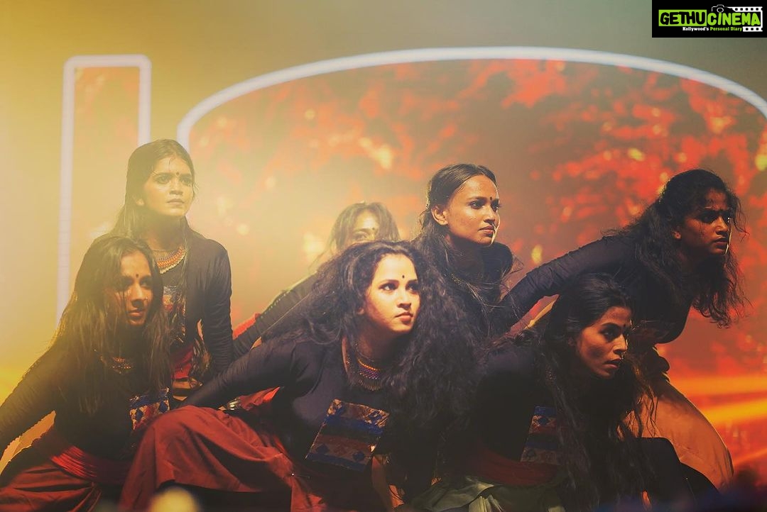 Rima Kallingal Instagram - Agneya - the fire within. @mamangamindia Dance Company represented by @greenarendran @amitha.s.ram @anusree.p.s_ @jayaprakashanju @bhavya_omanakuttan @onishyabiju00 @arya.aravind_dance_ishttam