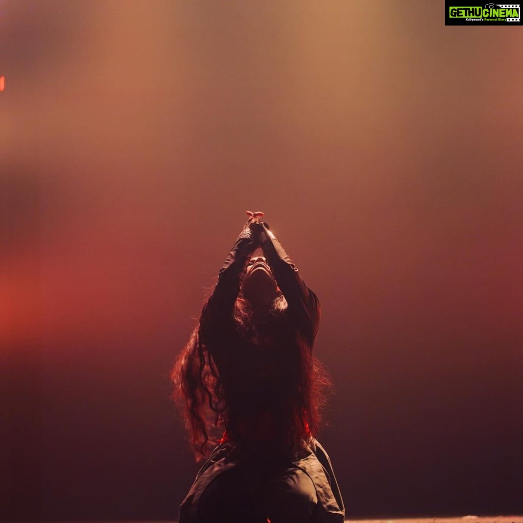 Rima Kallingal Instagram - Agneya - the fire within. 📸 : @jaisonmadany #MamangamDanceCompany #performnaceart #performance #dance #dancerlife❤️ #stage #stagelighting