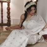 Rima Kallingal Instagram - In realms of art, a soul refined, A painter's touch, so well defined, With brush in hand, Jasmin blooms adorned his sight,Their fragrance dancing in twilight, On cloth of purest ivory gleamed,he did conceive, A masterpiece that all believe. In every stroke, his heart did pour, A love for beauty to explore, With every hue, he sought to find, The essence of the jasmine kind. Manga collection now at Milan Design. Designs Inspired by Jasmin blooms, conceived by master artisans. #milandesignkochi #madebymilan #masterpiecebymilan
