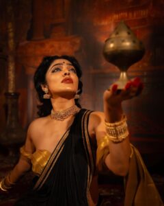 Rima Kallingal Instagram - Queen VINDYAVALI: Mahabali’s enigmatic consort, a name scarcely spoken among her own people. Embark on a quest to unveil her untold story and discover the mysteries that surround this elusive figure.”

Inframe: @rimakallingal 

DOP📸: @a_isography 
Concept and Styling: @caffeinated_stylist 
Art: @fermina__daza_ 
Wardrobe: @jaankibridalcouture 
HMU: @ayra_the_transforming_studio 
Jewellery: @zaibbyjasmine 
Production House: @sky_media_qatar
Assisted by: @jijomon_dqzzz_ @ashik_04_